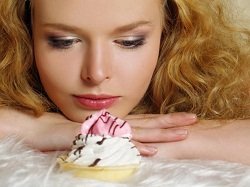 Прыщи от сладкого: почему и как лечить