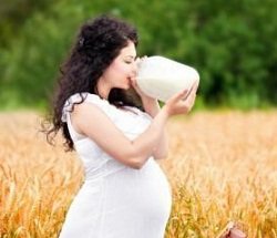 Угри при беременности: причины и лечение
